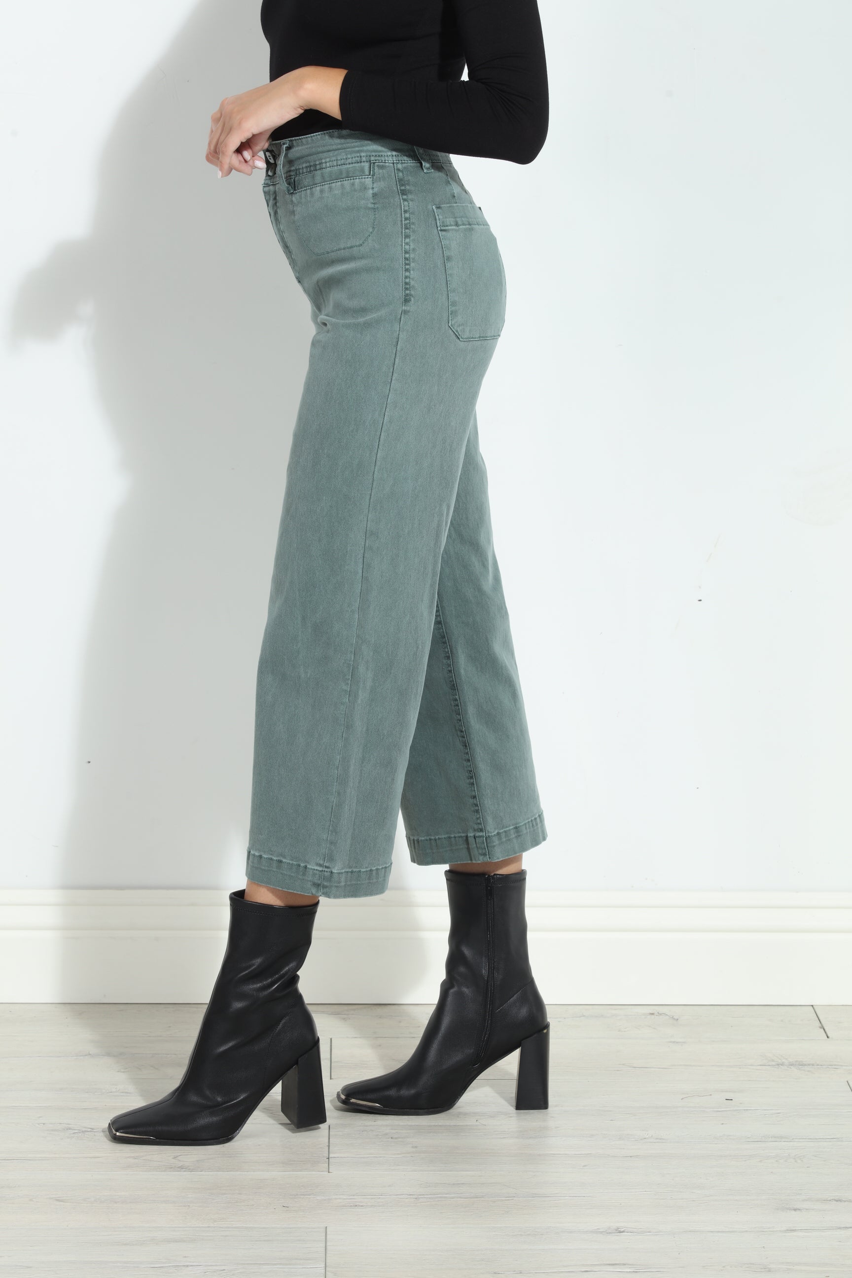 Unpublished Gemma Cropped  Pant- Seawater