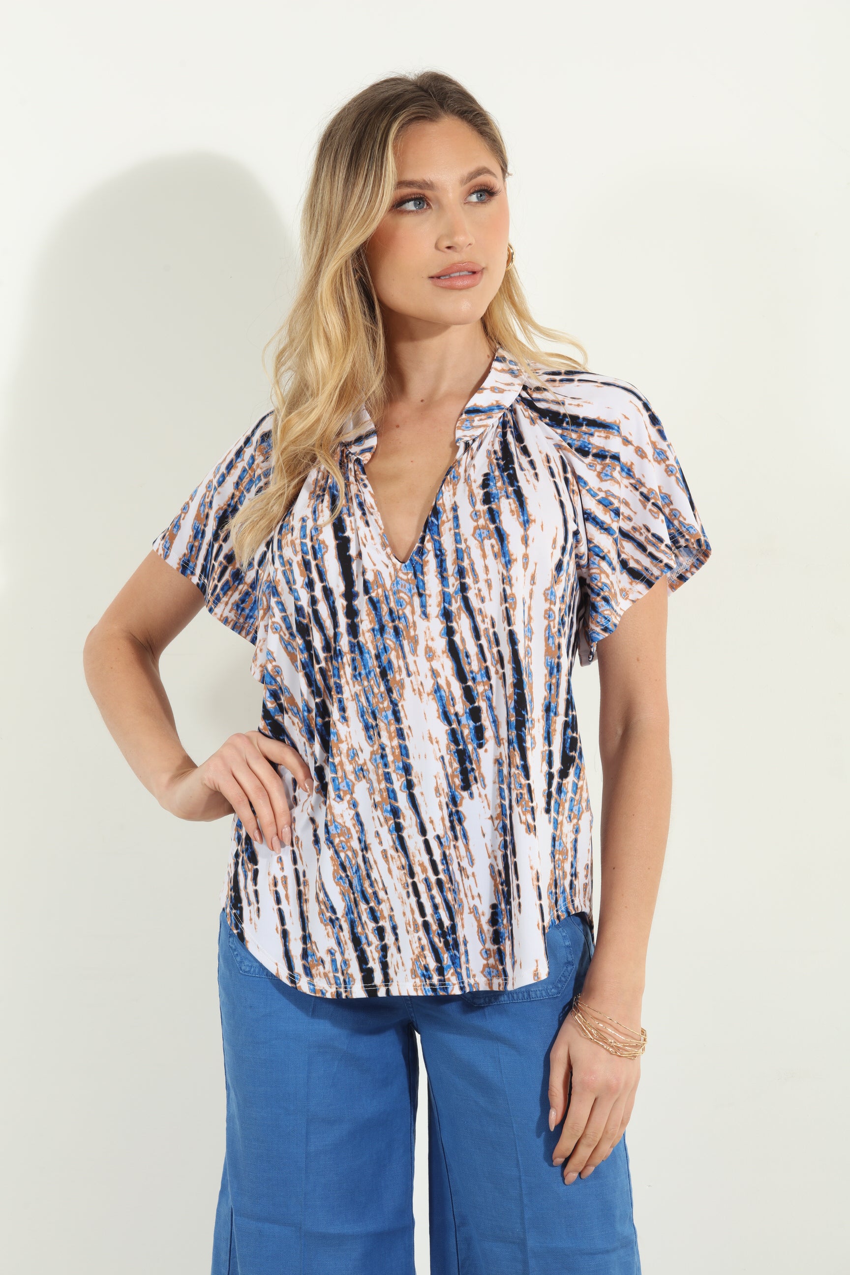 Reena Short Sleeve Stretch Split Neck Top