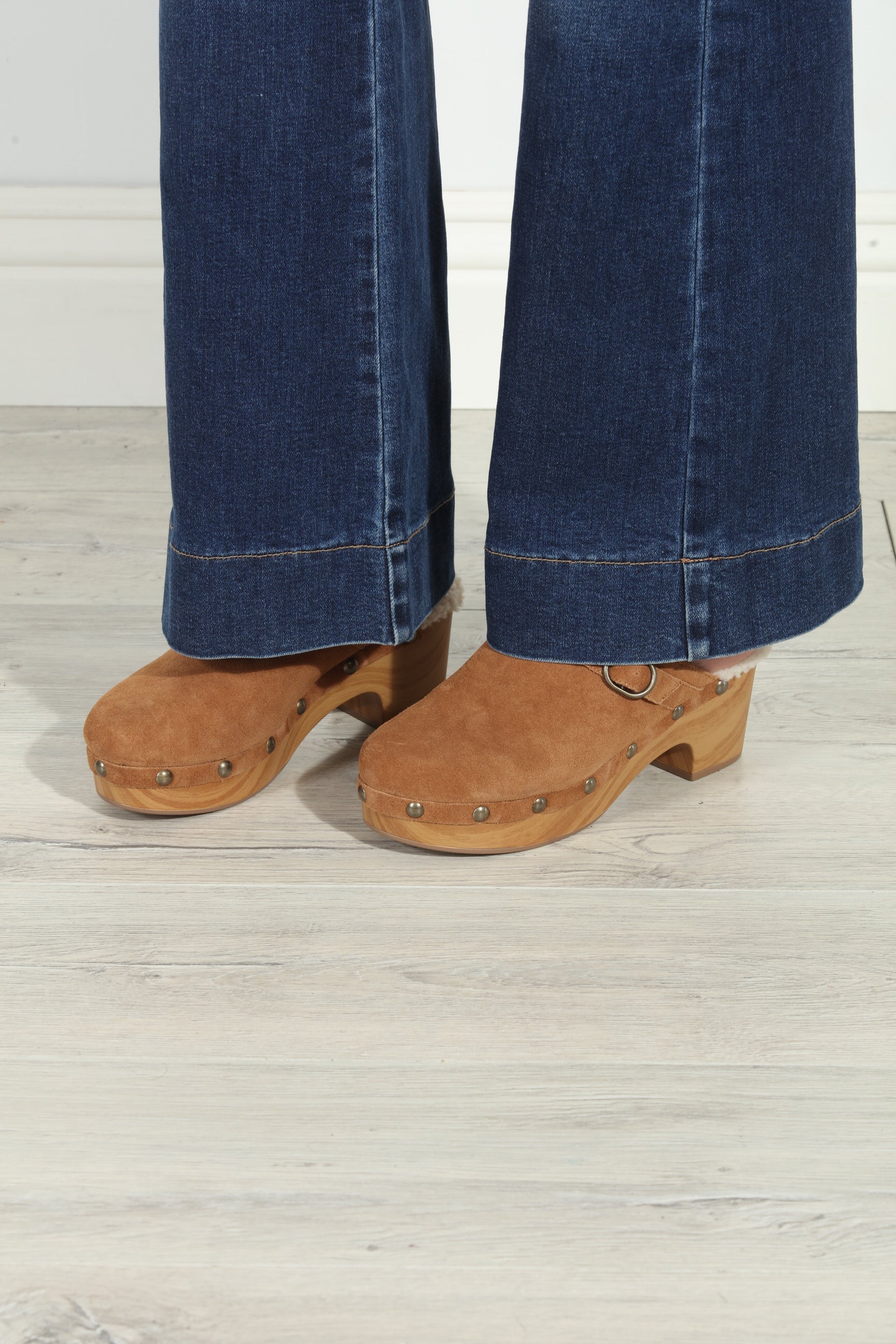 Chinese Laundry- Carlie Suede Clog- Brown