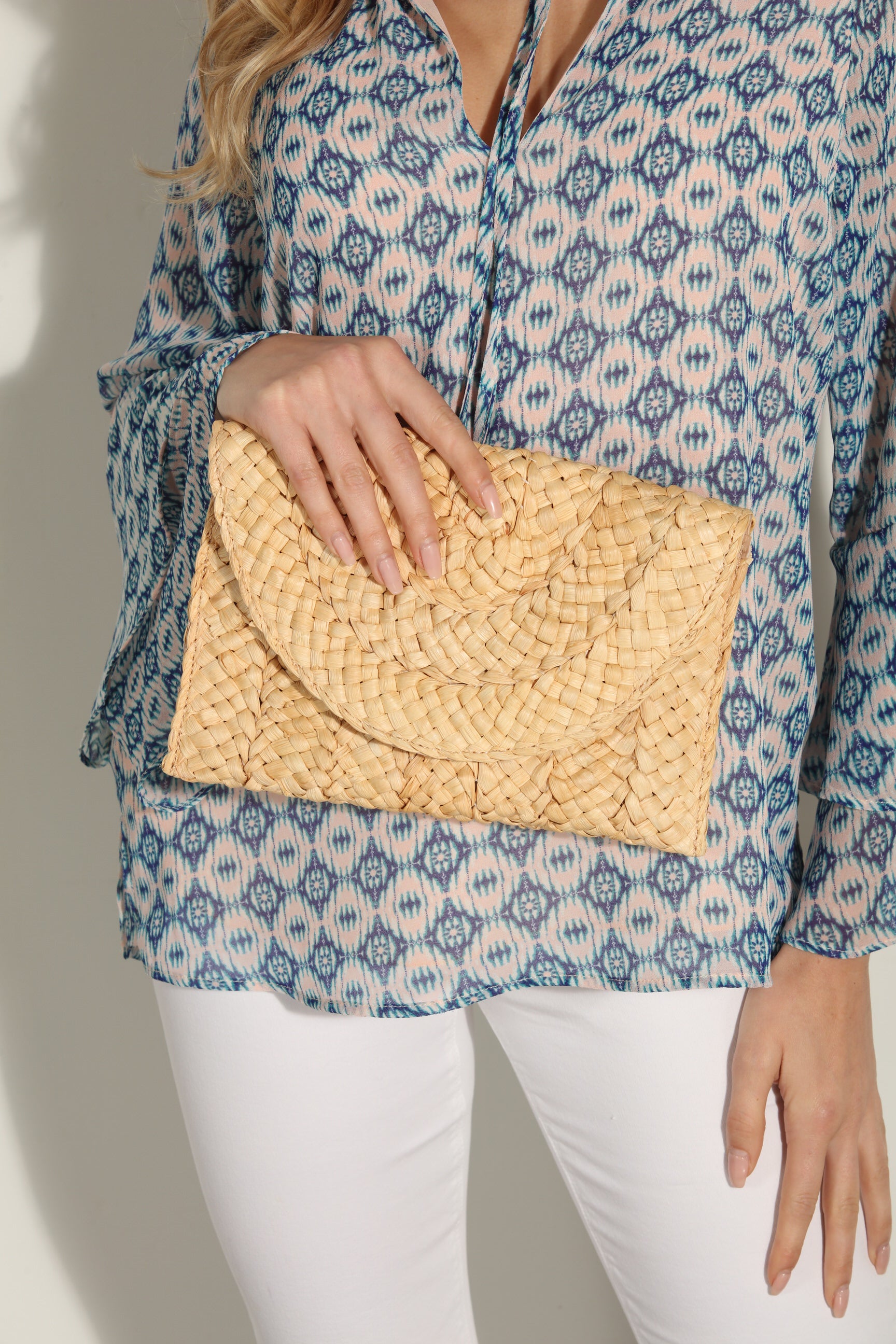 Natural Raffia Clutch