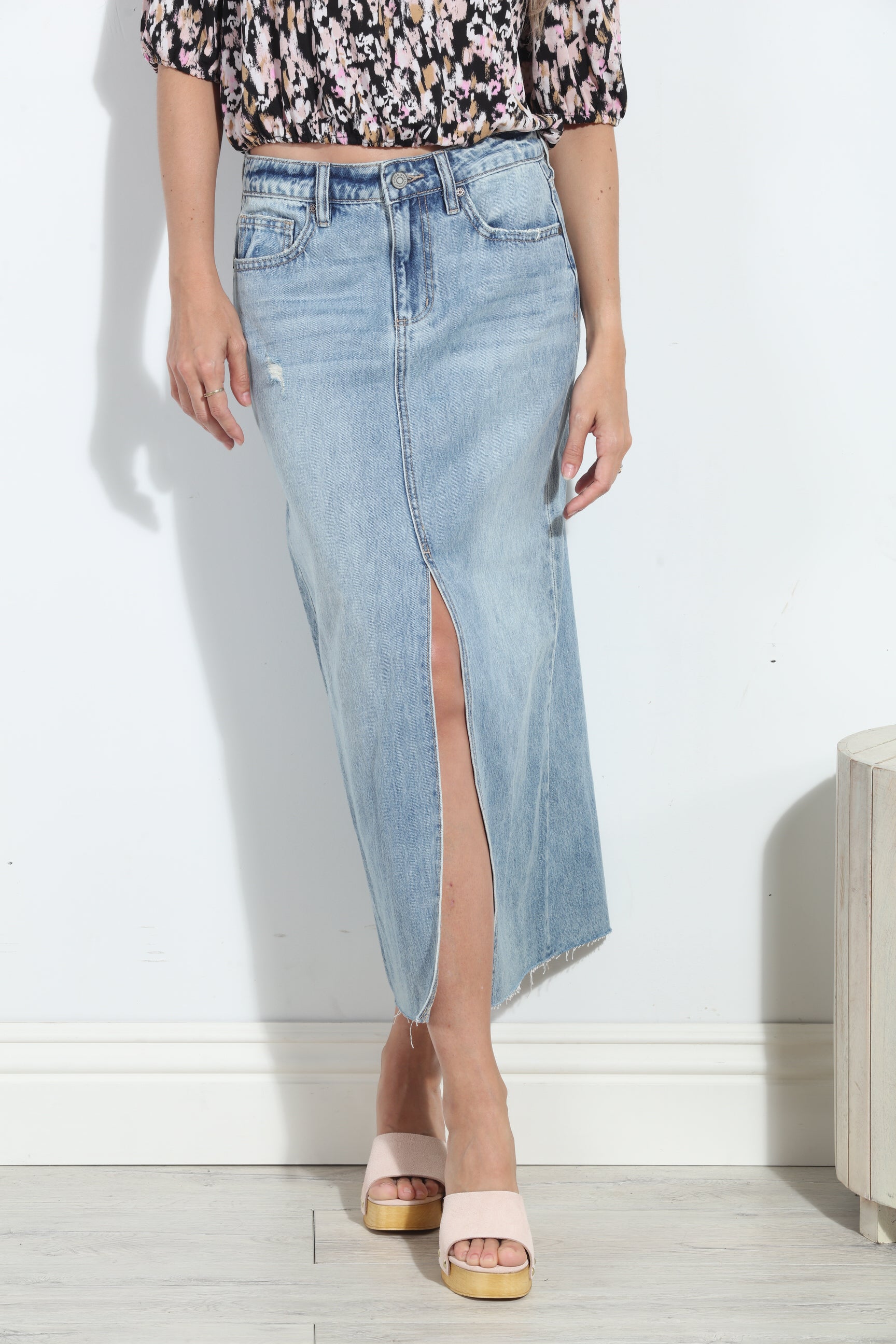 Hidden Peyton Denim Midi Skirt -Light Wash