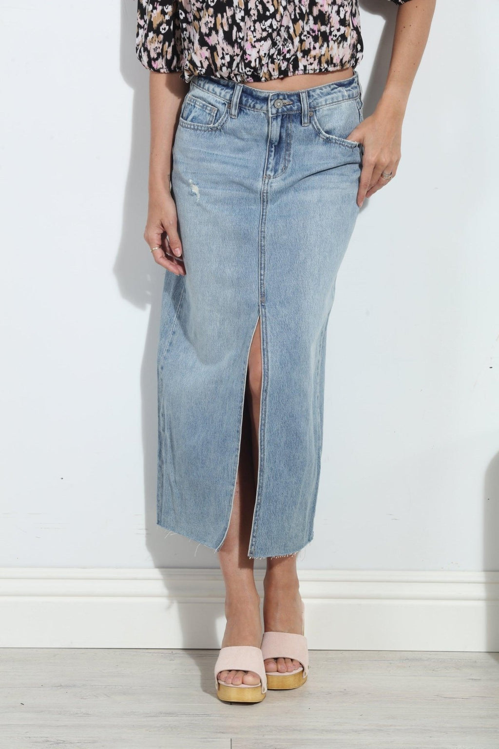 Hidden Peyton Denim Midi Skirt -Light Wash