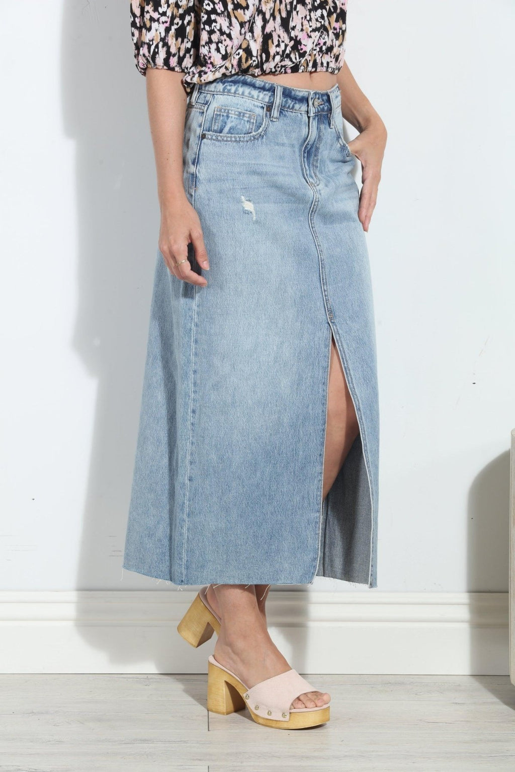 Hidden Peyton Denim Midi Skirt -Light Wash