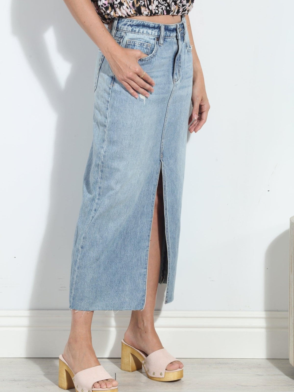 Hidden Peyton Denim Midi Skirt -Light Wash