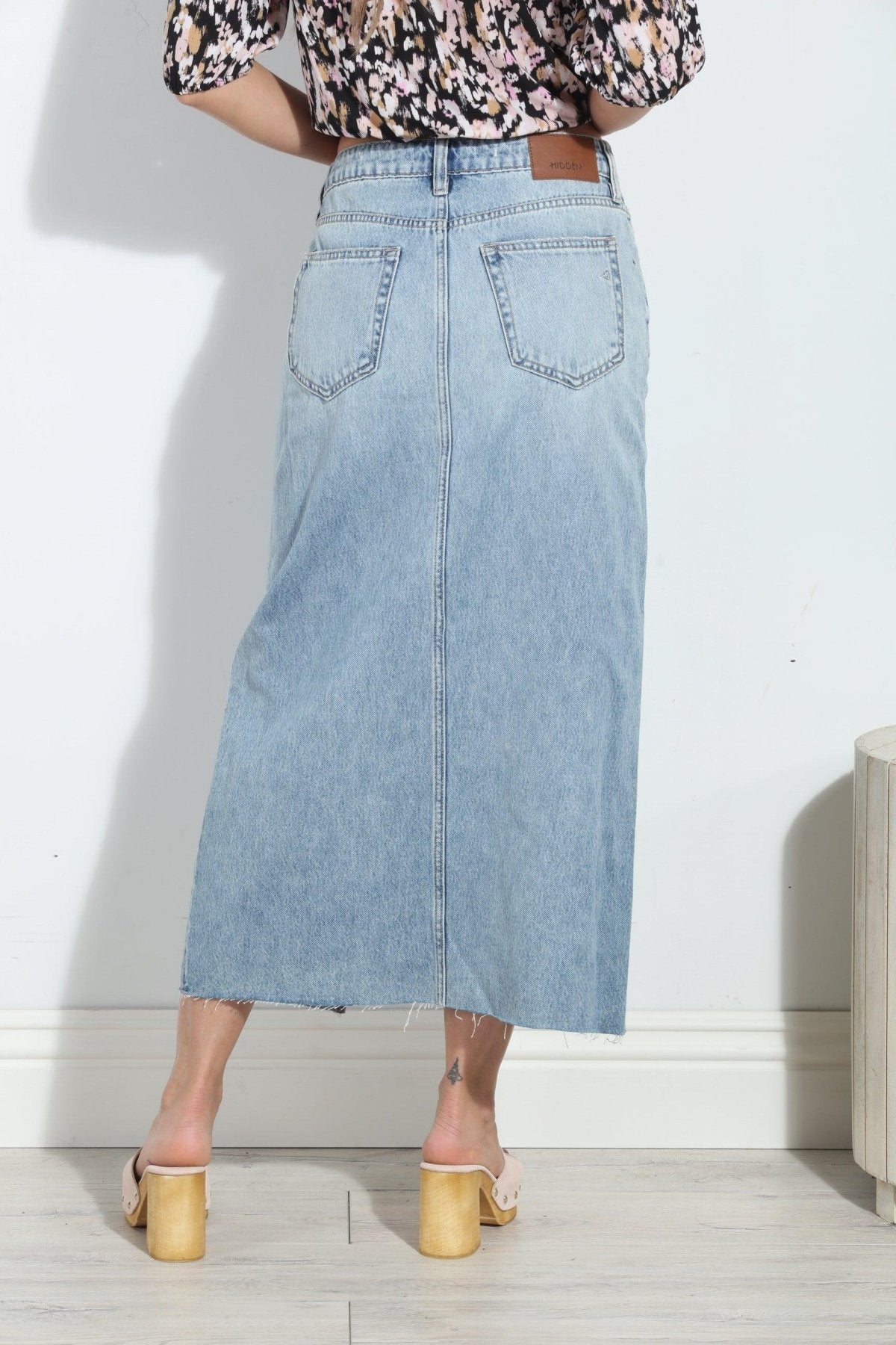Hidden Peyton Denim Midi Skirt -Light Wash