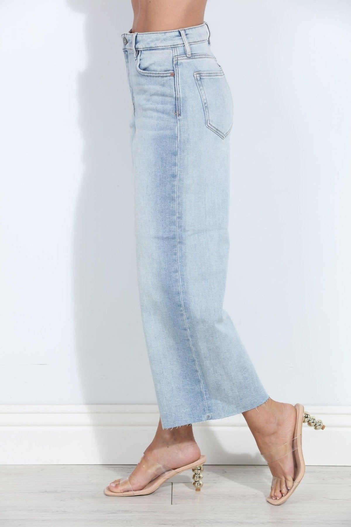 Hidden Jeans Nori High Rise Cropped Wide Leg- Light Wash