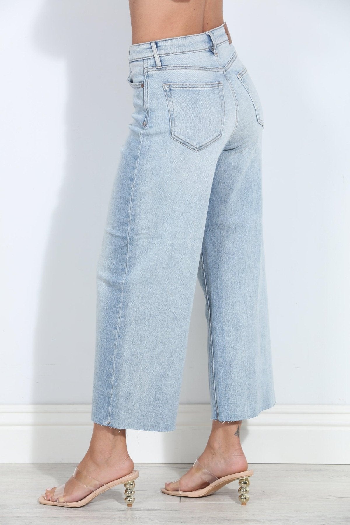 Hidden Jeans Nori High Rise Cropped Wide Leg- Light Wash