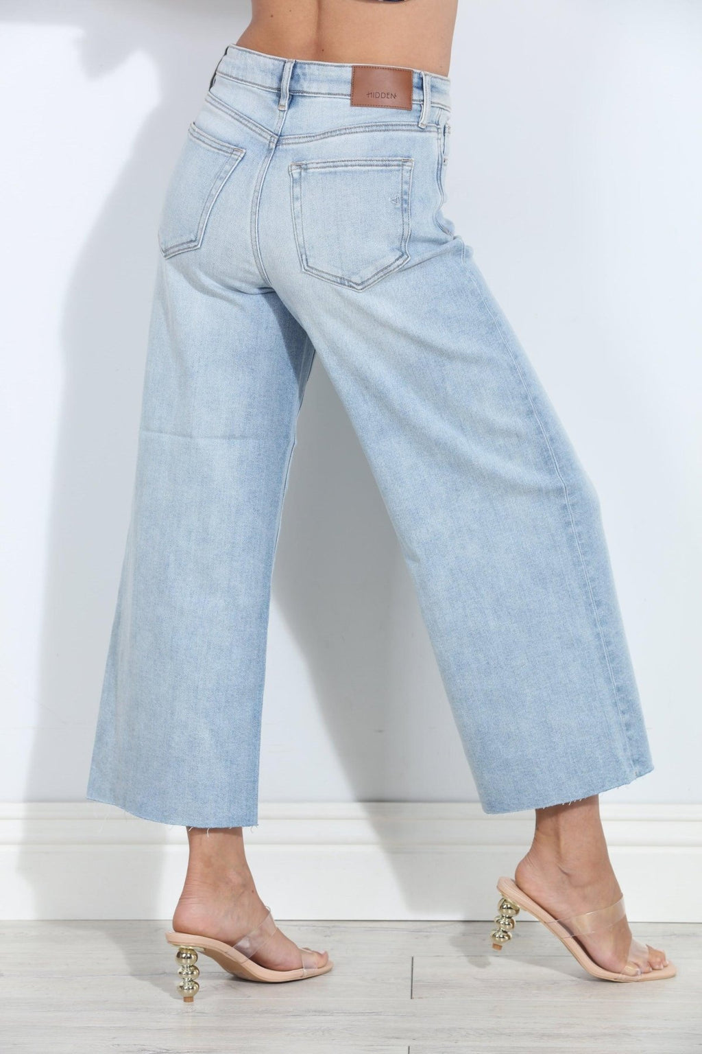 Hidden Jeans Nori High Rise Cropped Wide Leg- Light Wash
