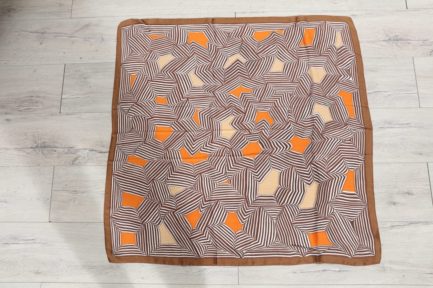 Geo Print Silky Scarf