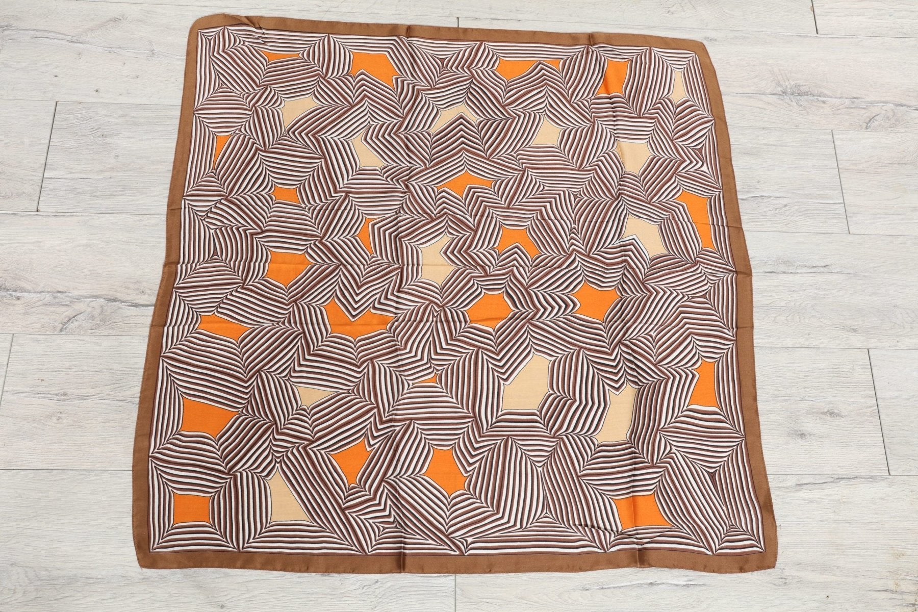 Geo Print Silky Scarf