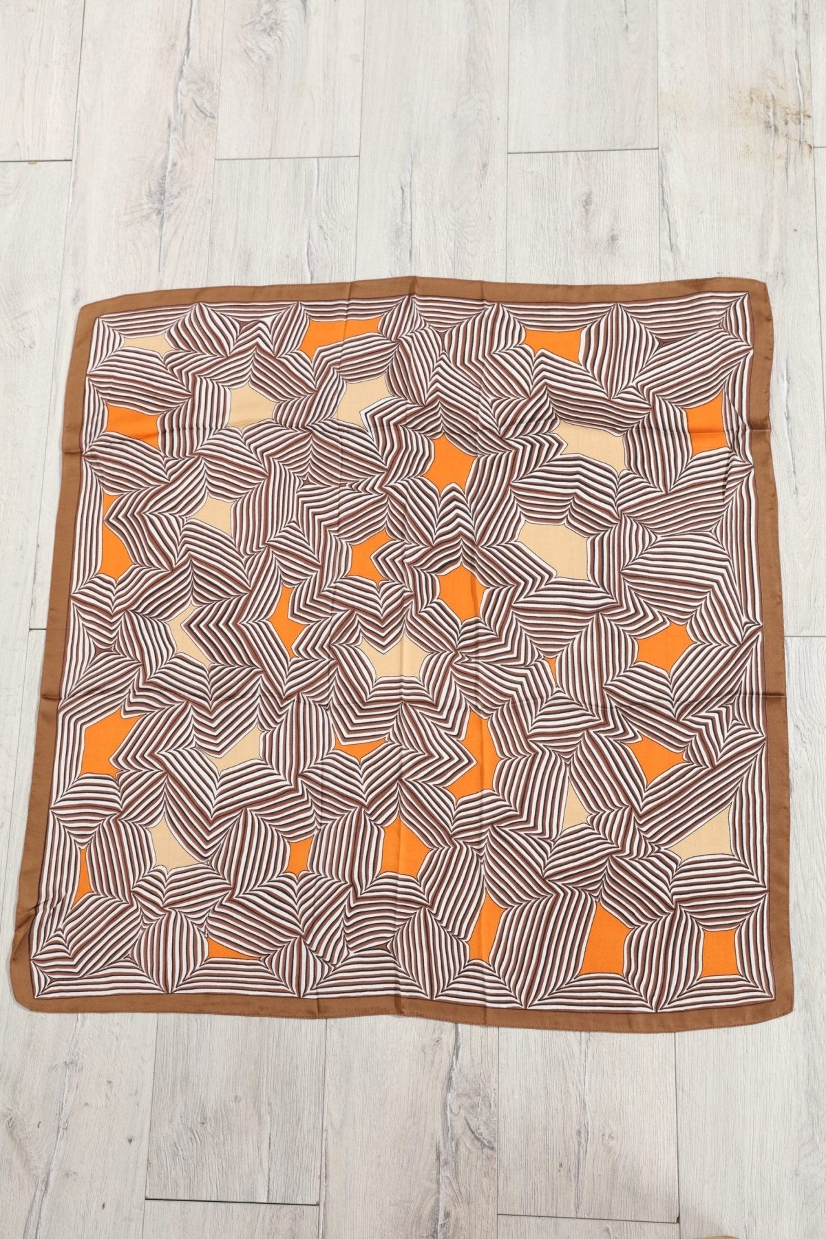 Geo Print Silky Scarf