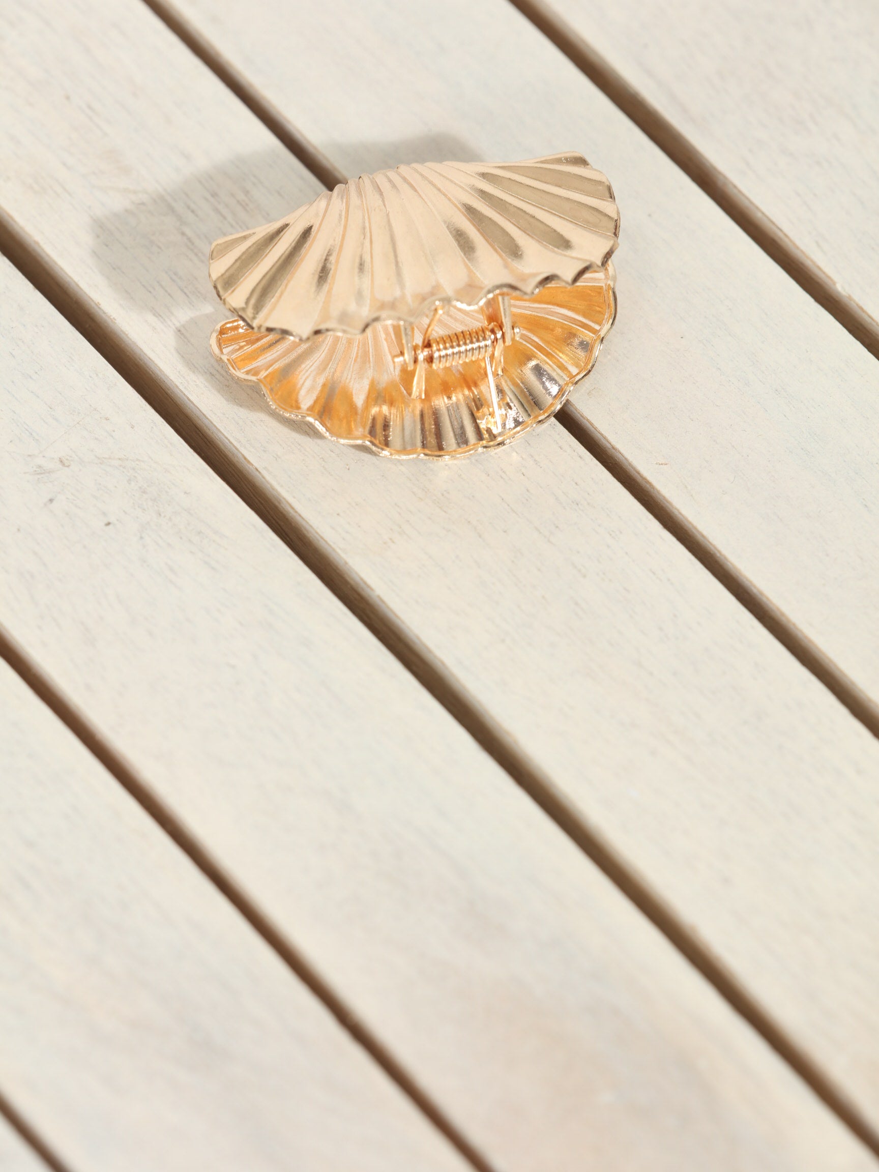 Gold Shell Hair Clip