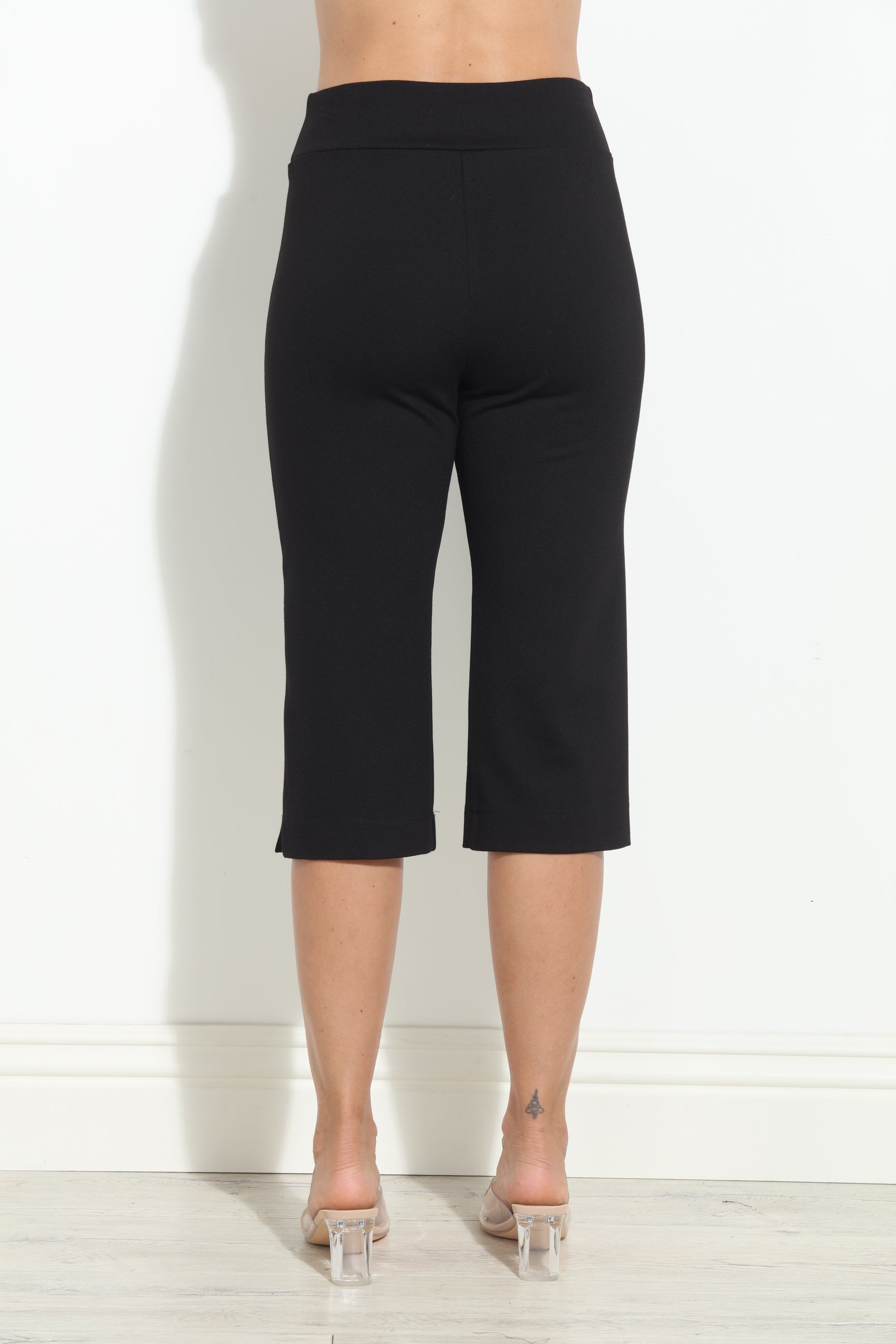 Black Stretch Ponti Capri Pant