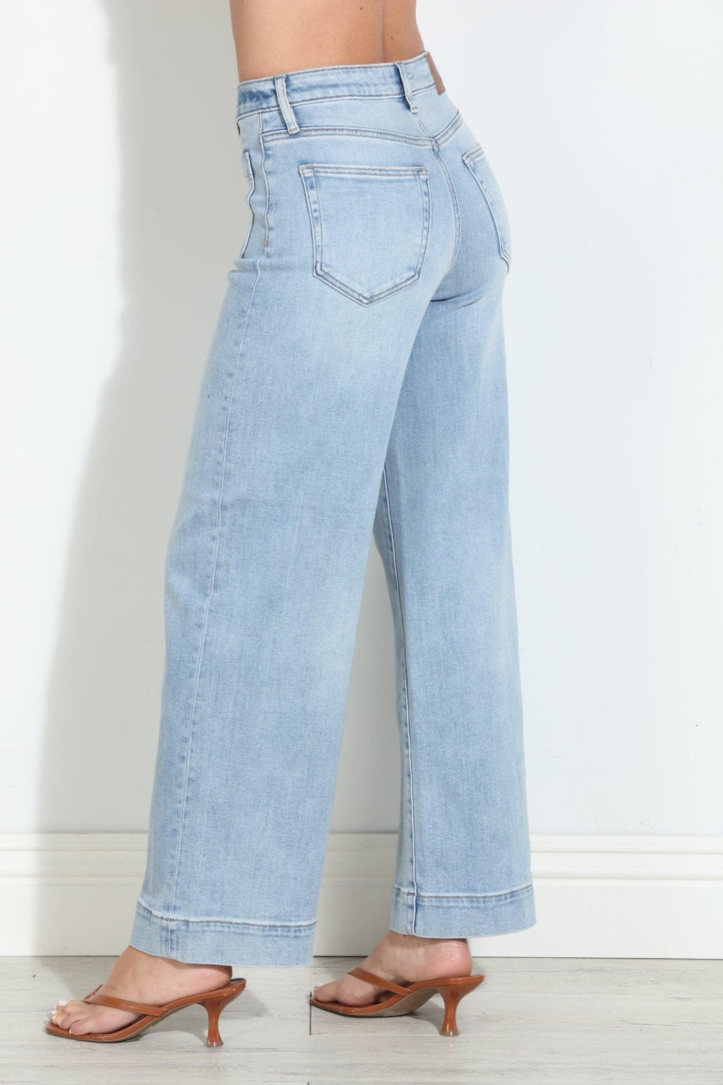 Hidden Jeans Nori Front Pocket Stretch Wide Leg- Light Wash