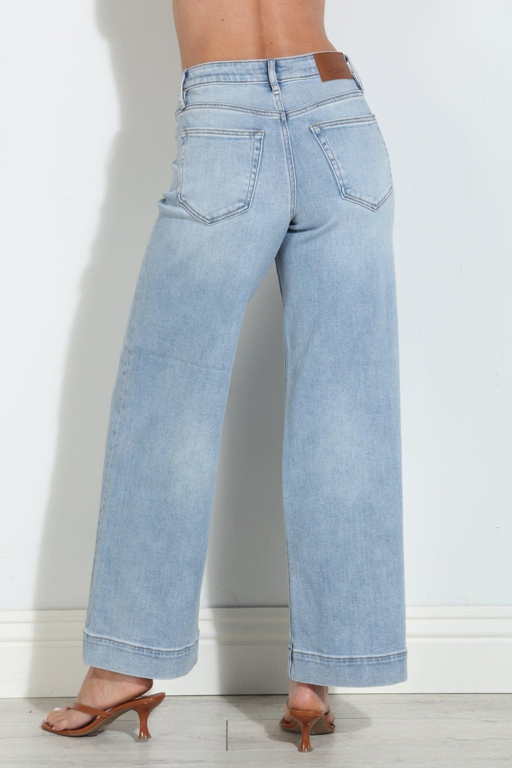 Hidden Jeans Nori Front Pocket Stretch Wide Leg- Light Wash