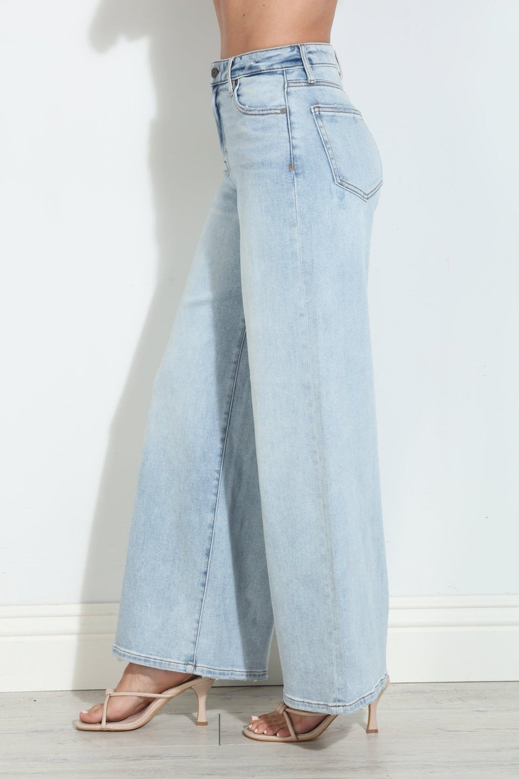 Hidden Jeans Nori High Rise Super Wide Leg- Light Wash