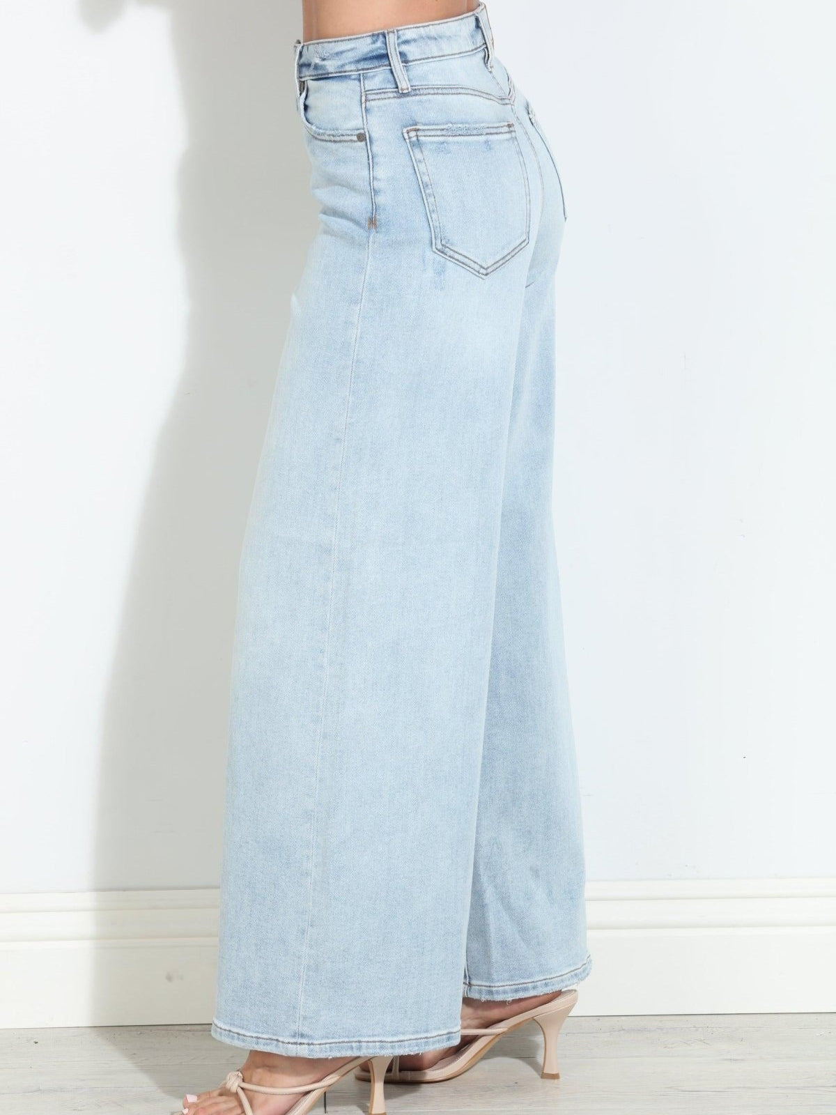 Hidden Jeans Nori High Rise Super Wide Leg- Light Wash