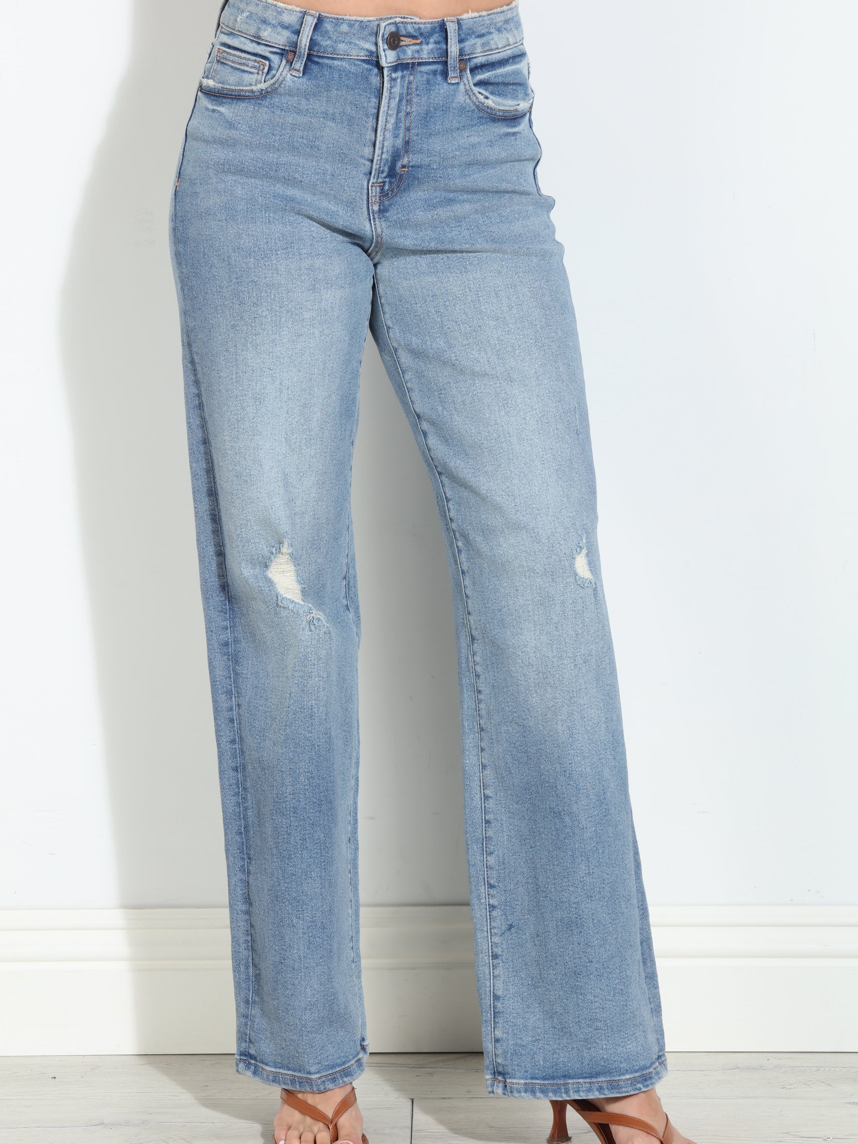 Hidden Jeans Logan Grinded Stretch Dad Jean- Medium Wash