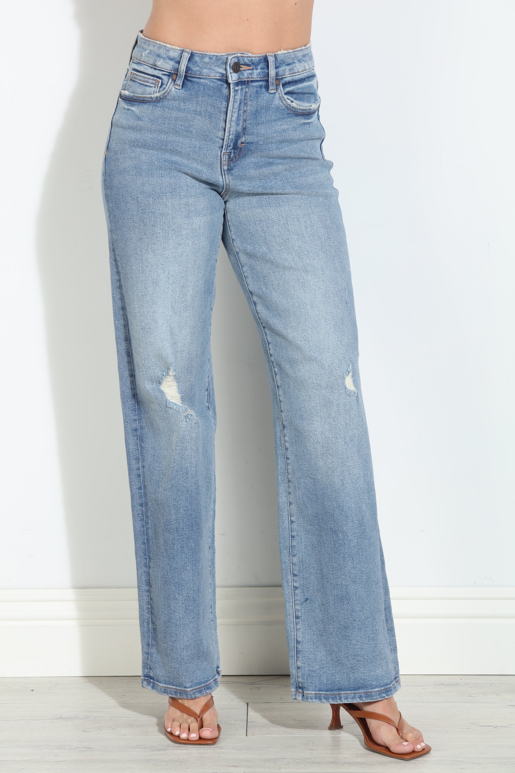 Hidden Jeans Logan Grinded Stretch Dad Jean- Medium Wash