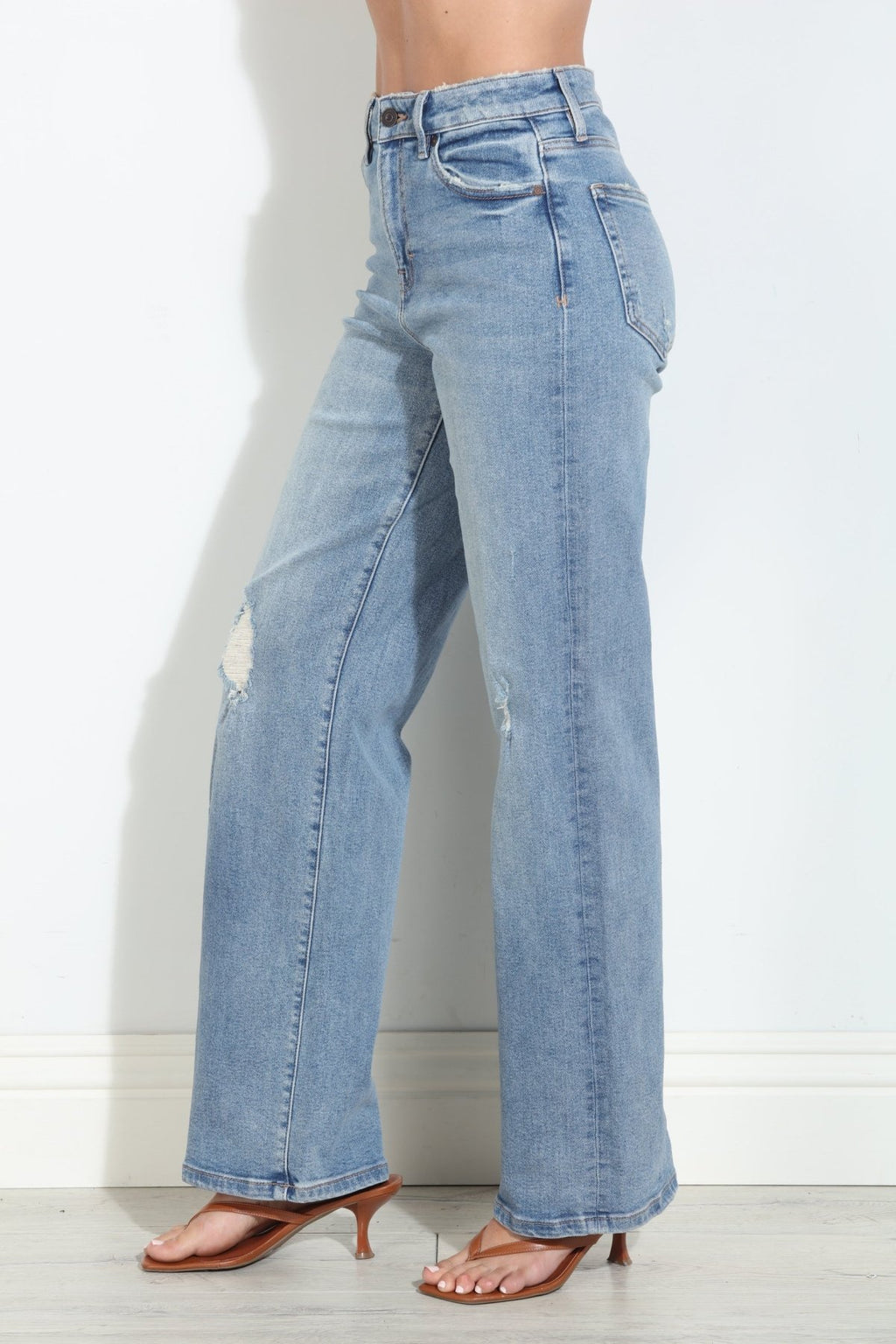 Hidden Jeans Logan Grinded Stretch Dad Jean- Medium Wash