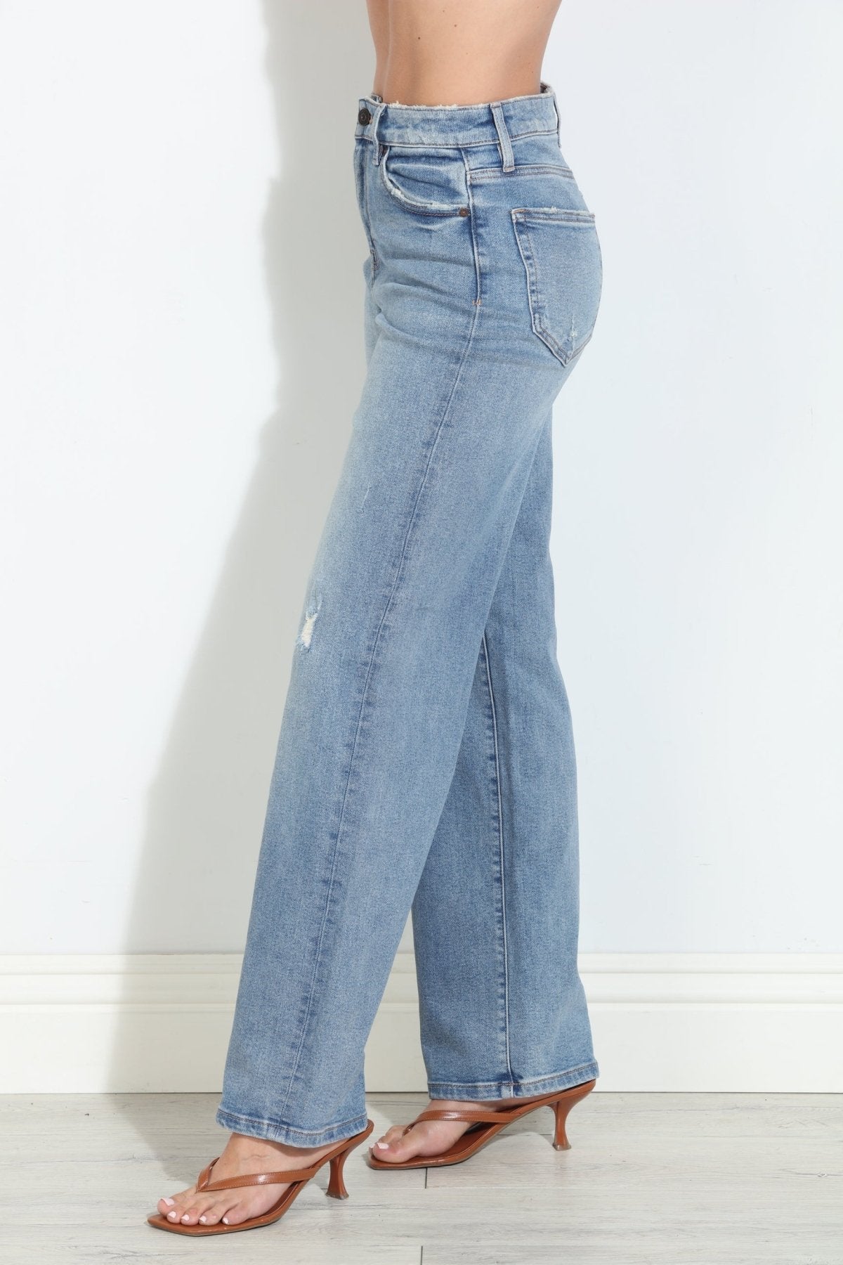 Hidden Jeans Logan Grinded Stretch Dad Jean- Medium Wash