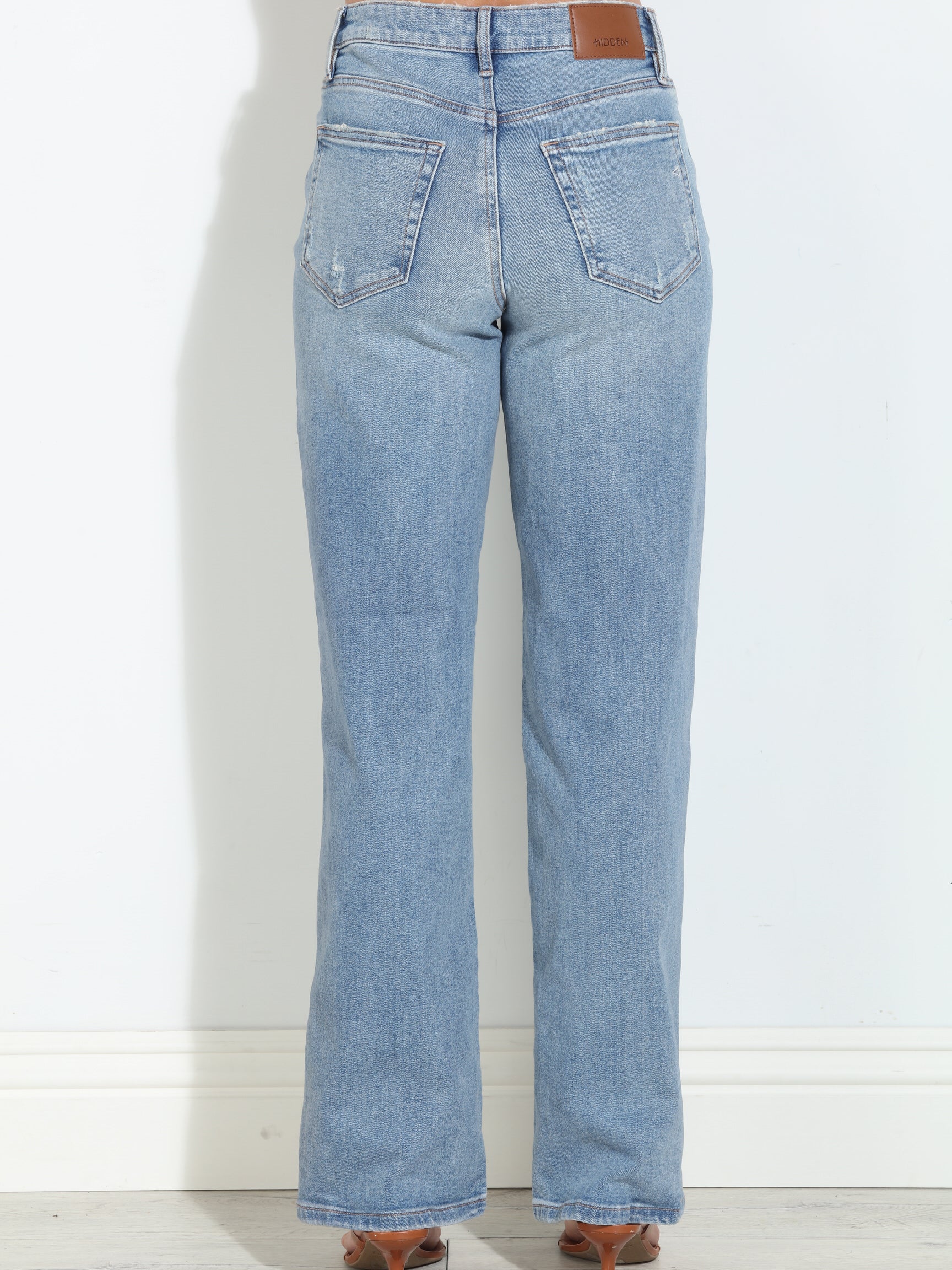 Hidden Jeans Logan Grinded Stretch Dad Jean- Medium Wash