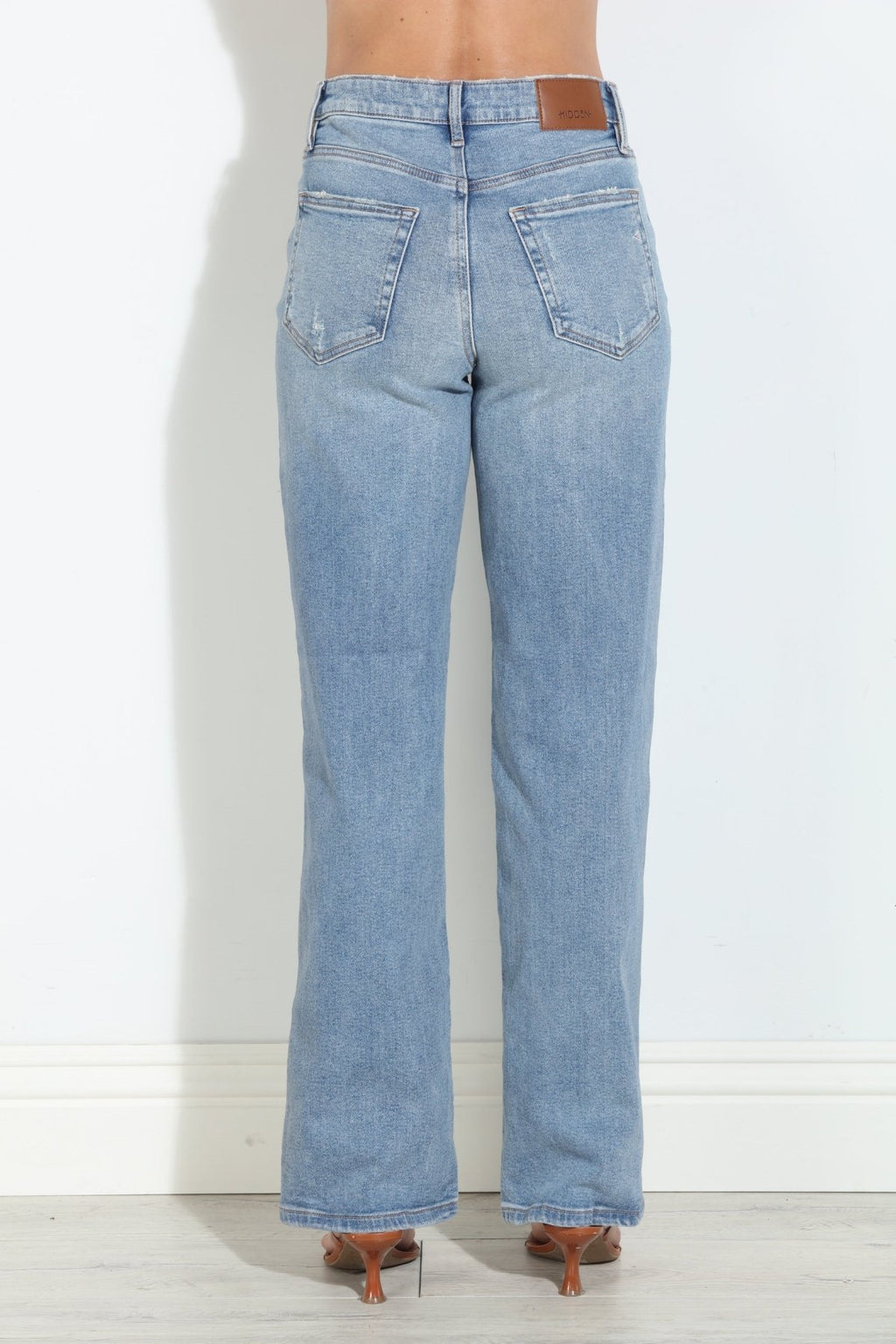 Hidden Jeans Logan Grinded Stretch Dad Jean- Medium Wash