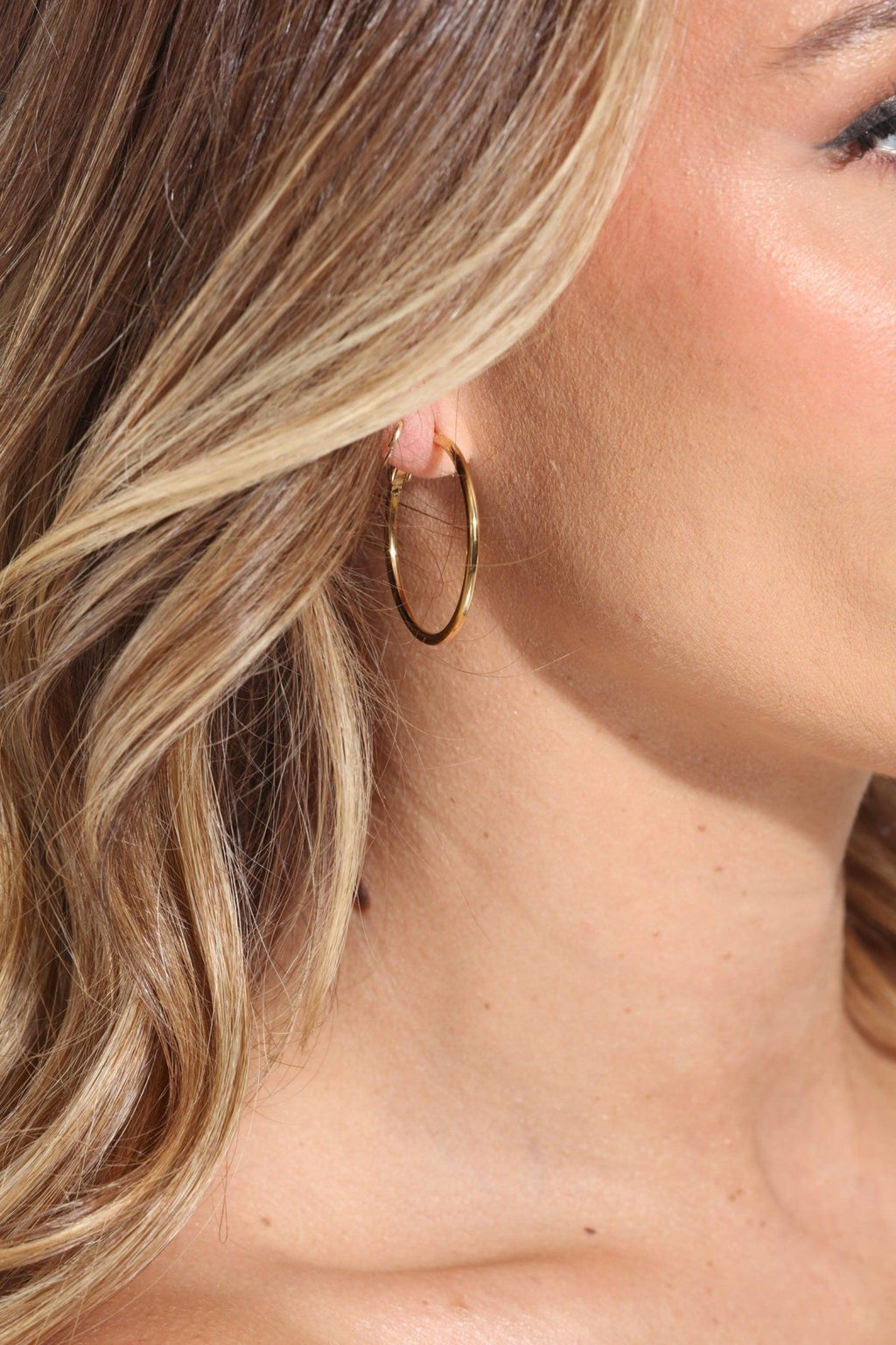 Caroline Everyday Hoop Earrings - 14K Gold Dipped