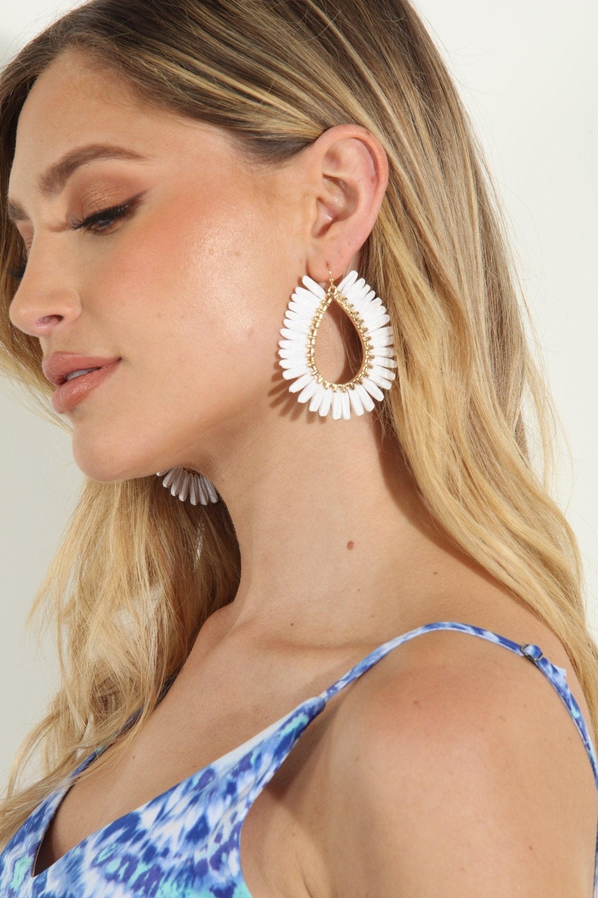 White Oval Raffia Hoop