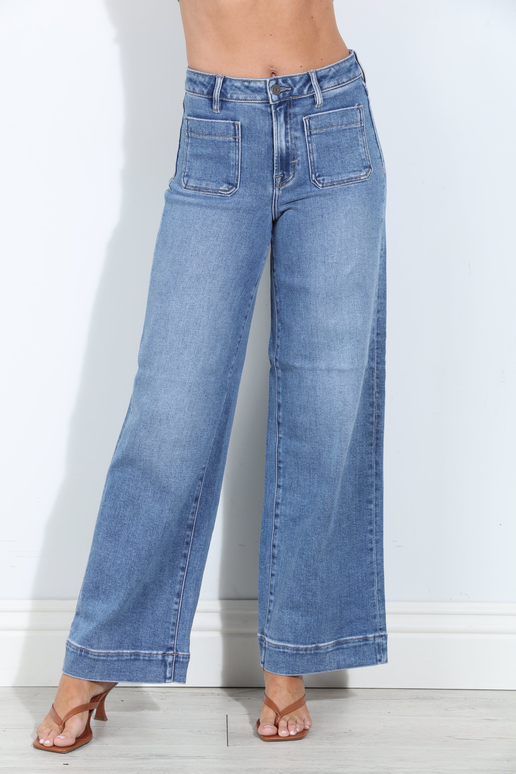 Hidden Jeans Nori Front Pocket Stretch Wide Leg- Medium Wash