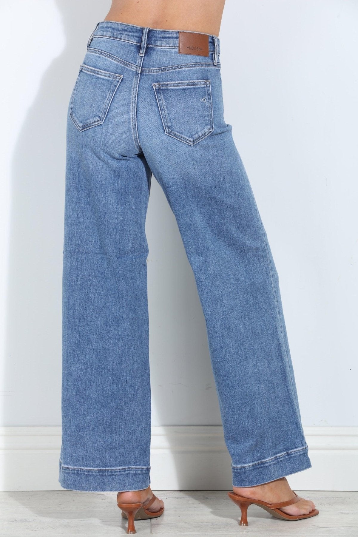 Hidden Jeans Nori Front Pocket Stretch Wide Leg- Medium Wash