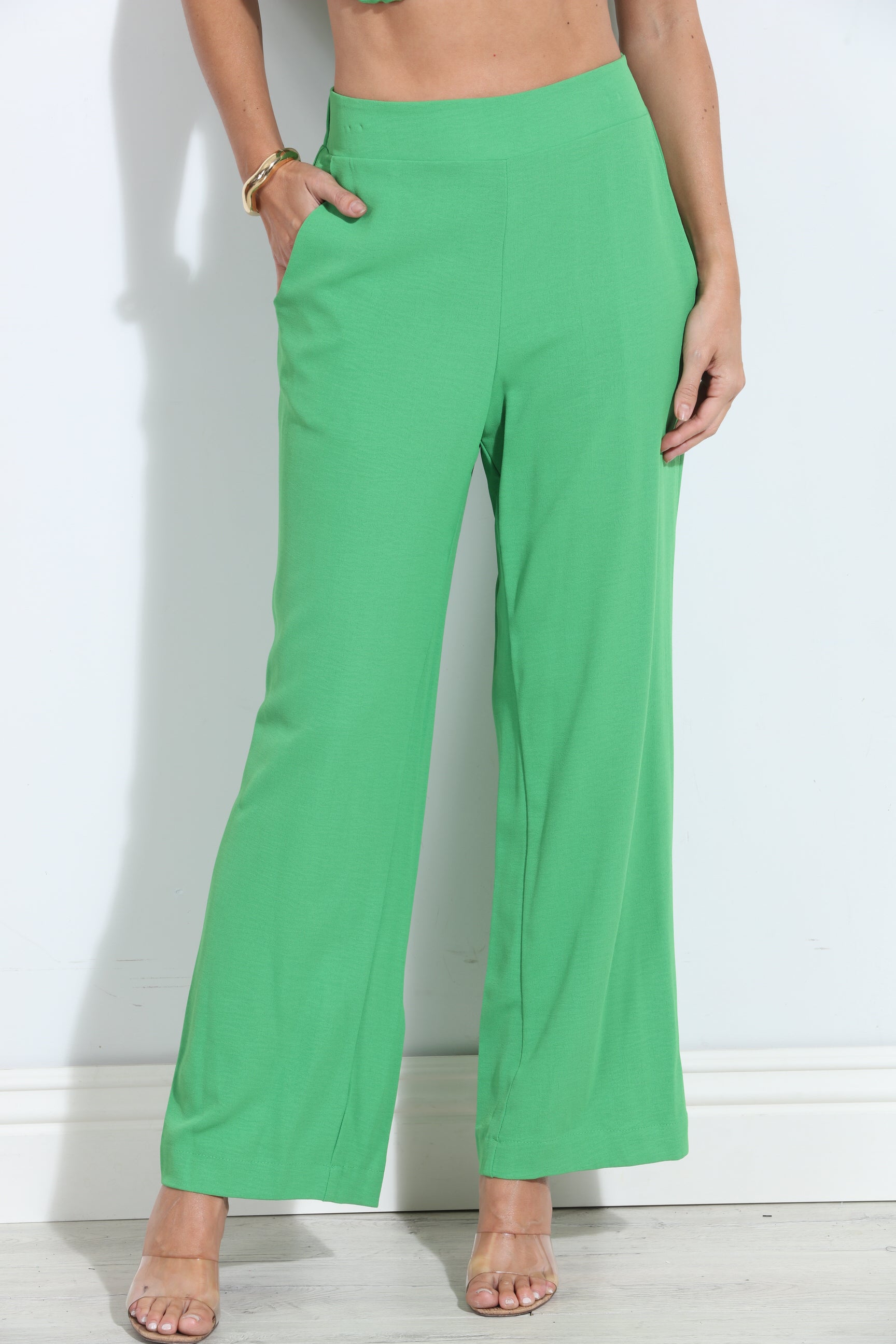 Kelly Green Airflow Woven Trousers