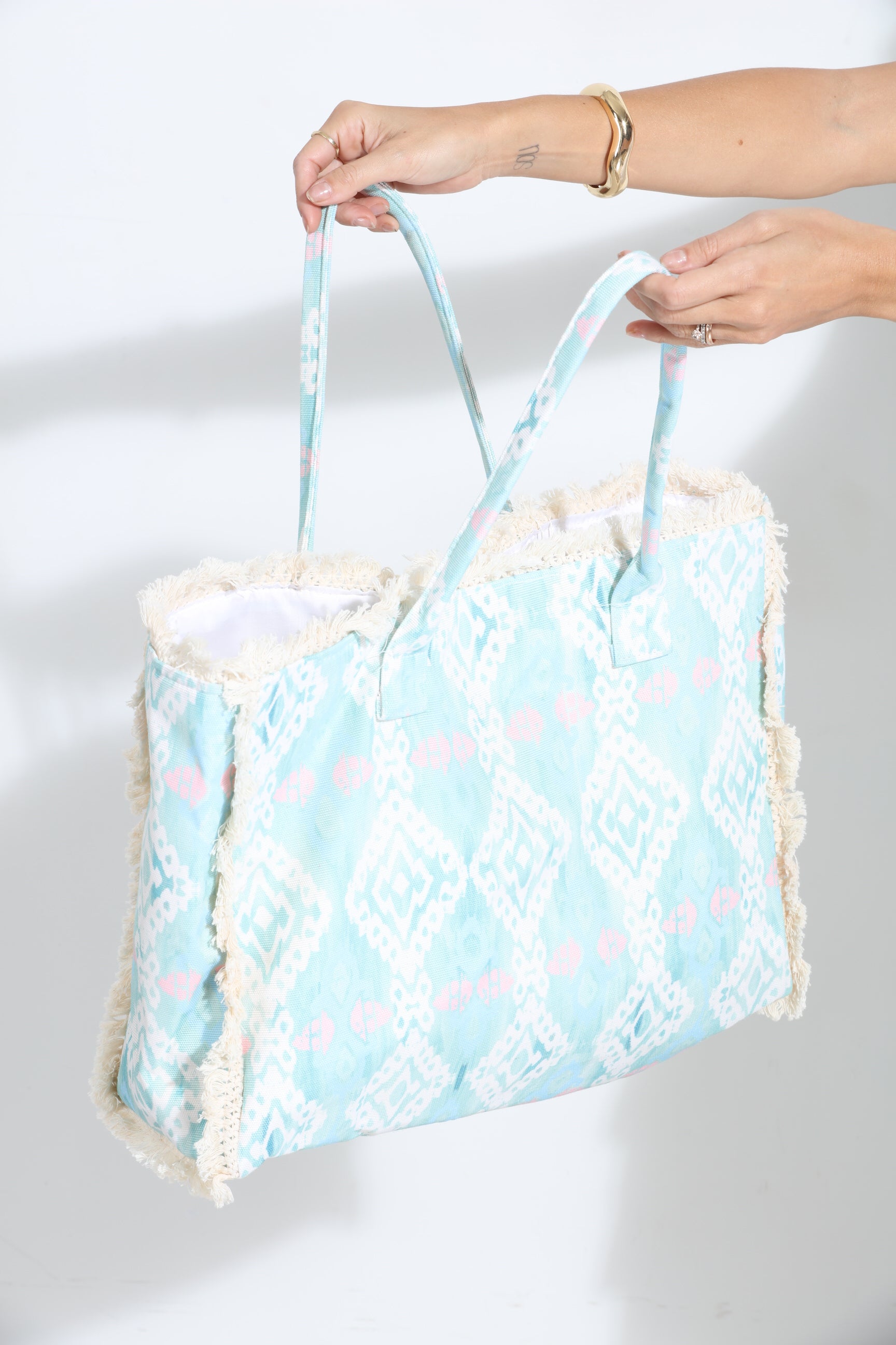 Dahlia Beach Fringe Tote- Blue