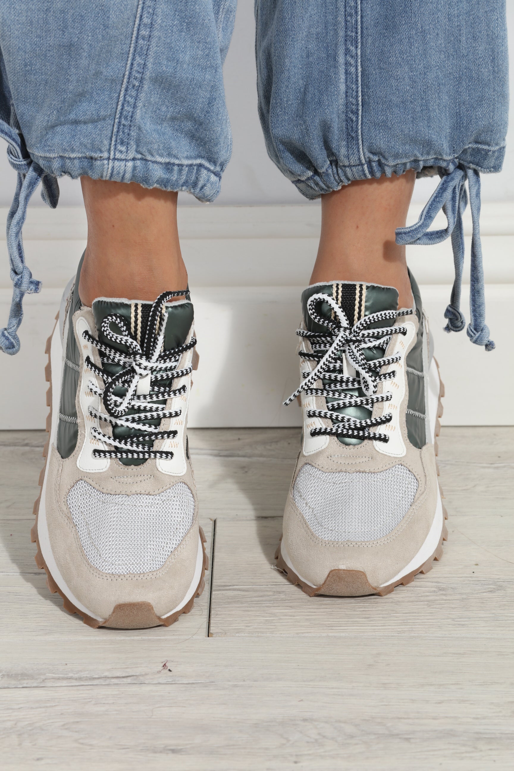 Phoebe Metallic/Olive Sneakers