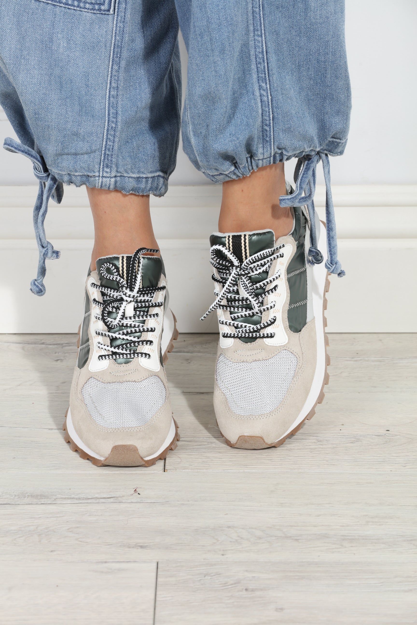 Phoebe Metallic/Olive Sneakers