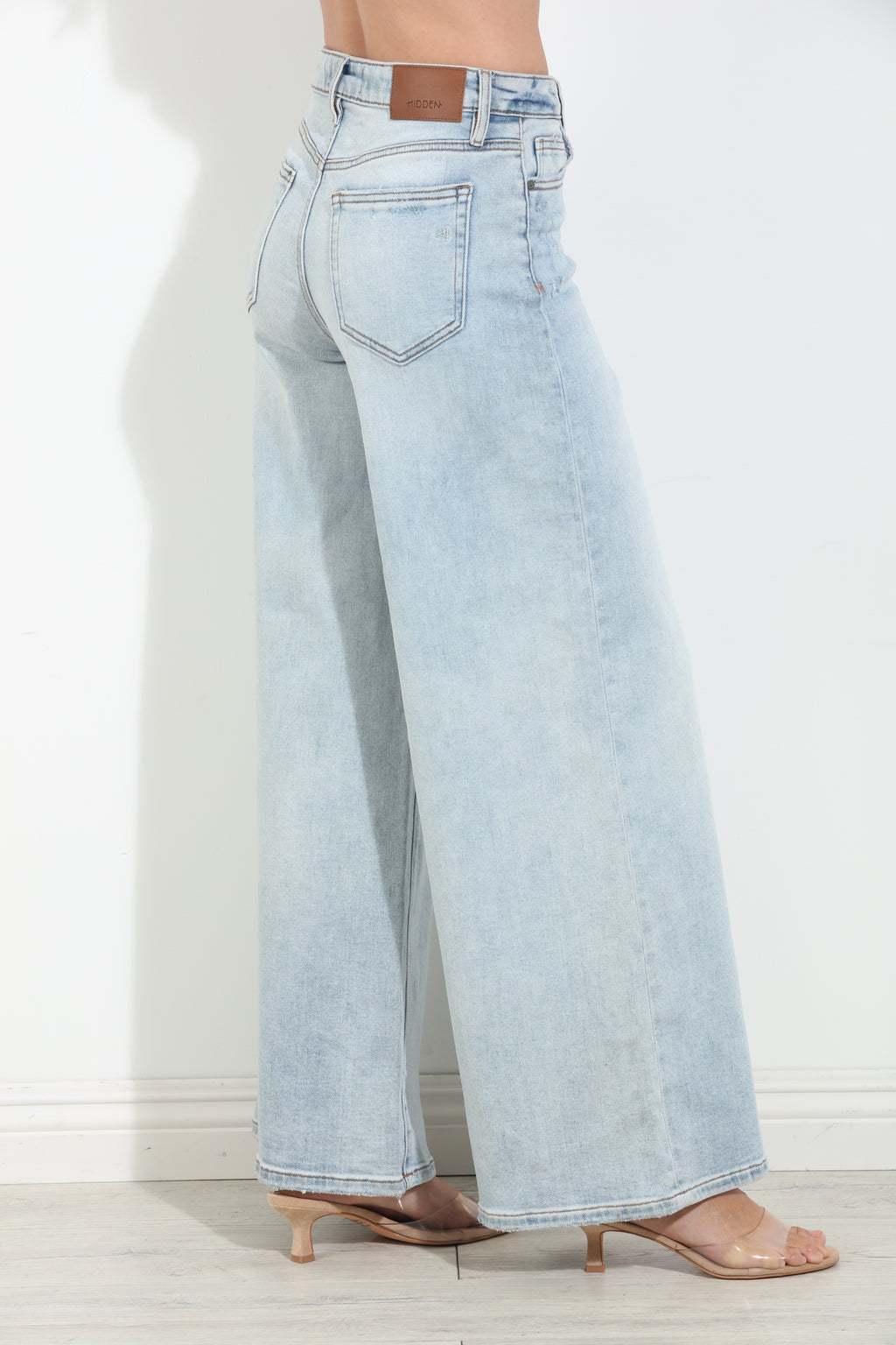 Hidden Jeans Nori High Rise Super Wide Leg- Light Wash